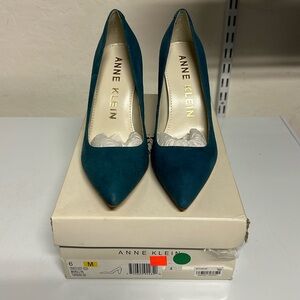 Anne Klein Akhollyn heels